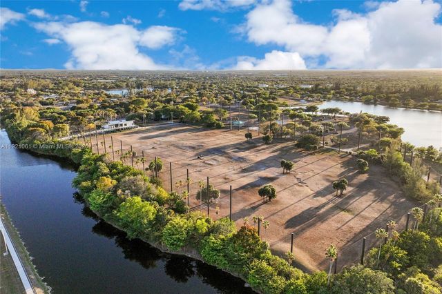 12393 NW 12th Ct, Pembroke Pines, FL 33026