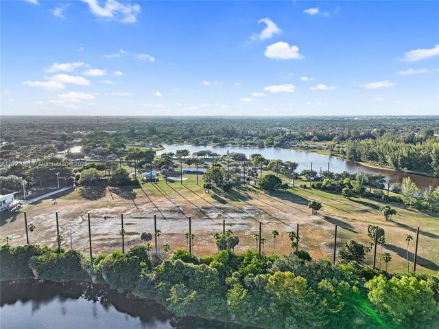 12393 NW 12th Ct, Pembroke Pines, FL 33026