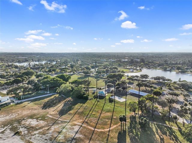 12393 NW 12th Ct, Pembroke Pines, FL 33026