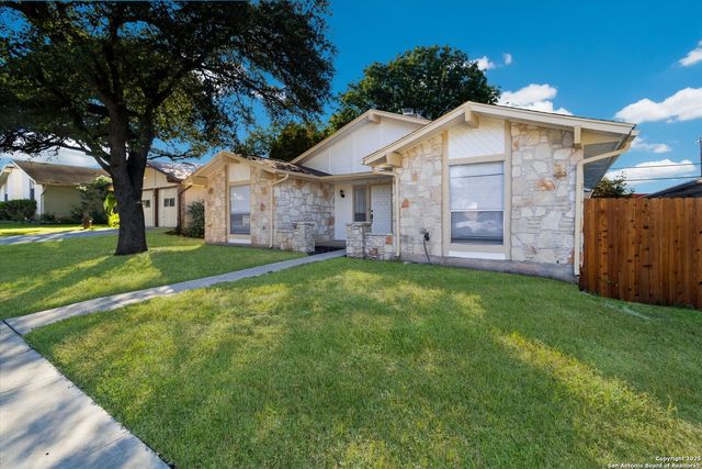 142 Bolerio, Universal City, TX 78148