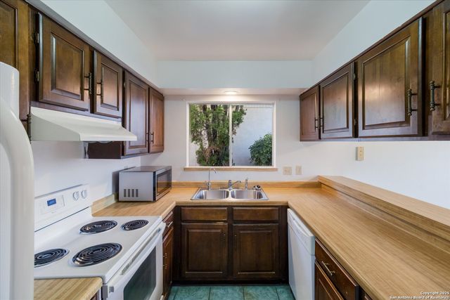 142 Bolerio, Universal City, TX 78148