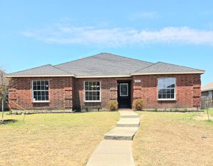 1245 Spring Water Drive, Lancaster, TX 75134