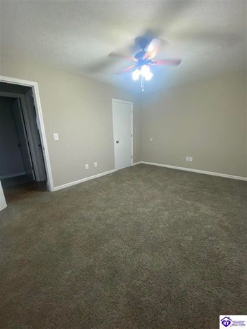 1393 Kingswood Way, Radcliff, KY 40160