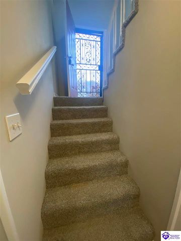 1393 Kingswood Way, Radcliff, KY 40160