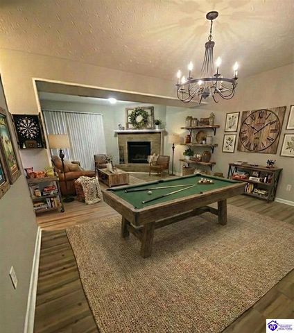 1393 Kingswood Way, Radcliff, KY 40160