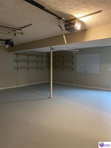 1393 Kingswood Way, Radcliff, KY 40160