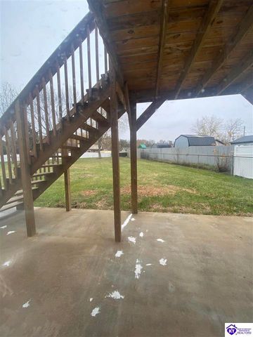 1393 Kingswood Way, Radcliff, KY 40160