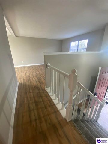 1393 Kingswood Way, Radcliff, KY 40160