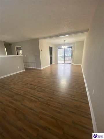 1393 Kingswood Way, Radcliff, KY 40160