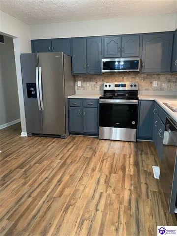 1393 Kingswood Way, Radcliff, KY 40160