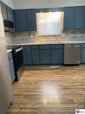 1393 Kingswood Way, Radcliff, KY 40160