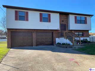 1393 Kingswood Way, Radcliff, KY 40160