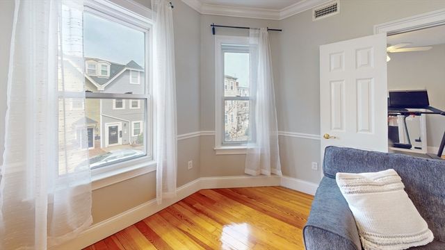 435 E 7th St 2, Boston, MA 02127