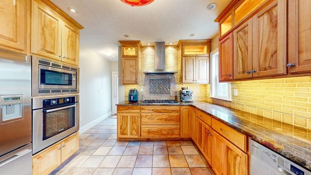 435 E 7th St 2, Boston, MA 02127
