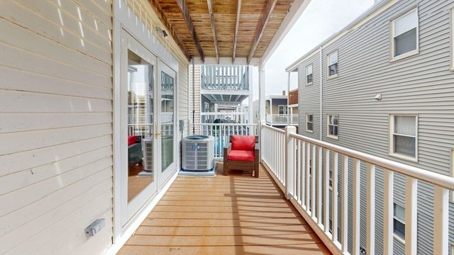 435 E 7th St 2, Boston, MA 02127