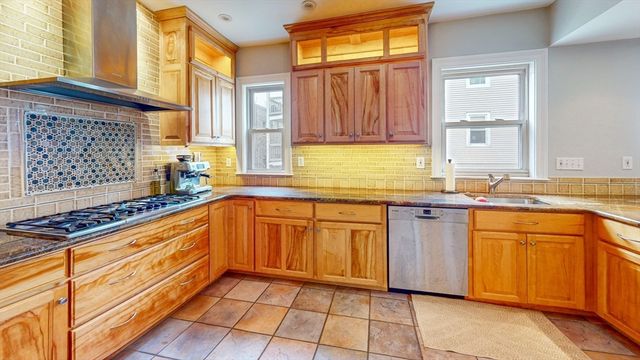 435 E 7th St 2, Boston, MA 02127