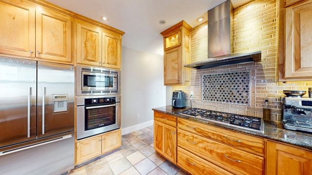 435 E 7th St 2, Boston, MA 02127