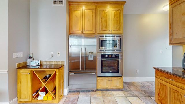 435 E 7th St 2, Boston, MA 02127