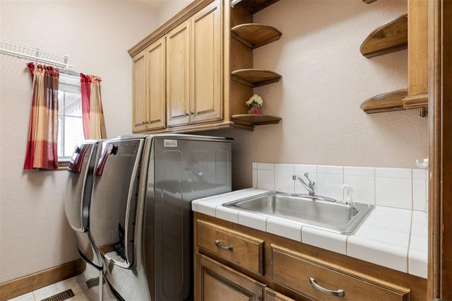 417 Heritage Green Road, Edmond, OK 73003