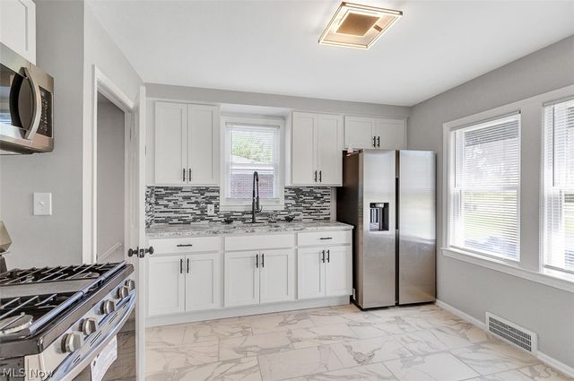 4624 Derbyshire Drive, Warrensville Heights, OH 44128