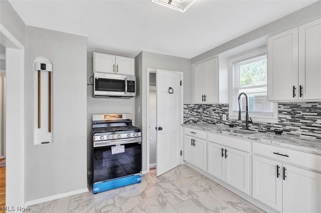4624 Derbyshire Drive, Warrensville Heights, OH 44128