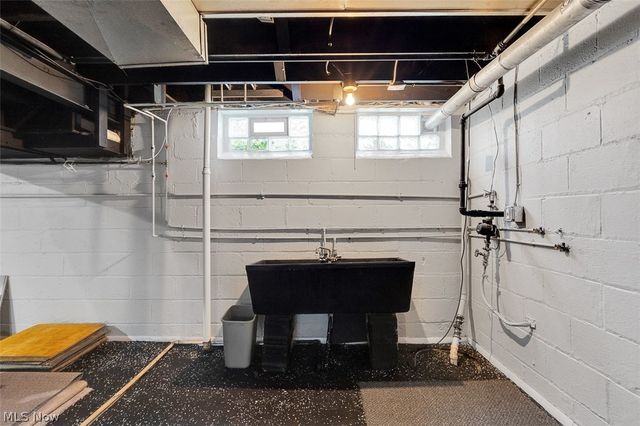 4624 Derbyshire Drive, Warrensville Heights, OH 44128