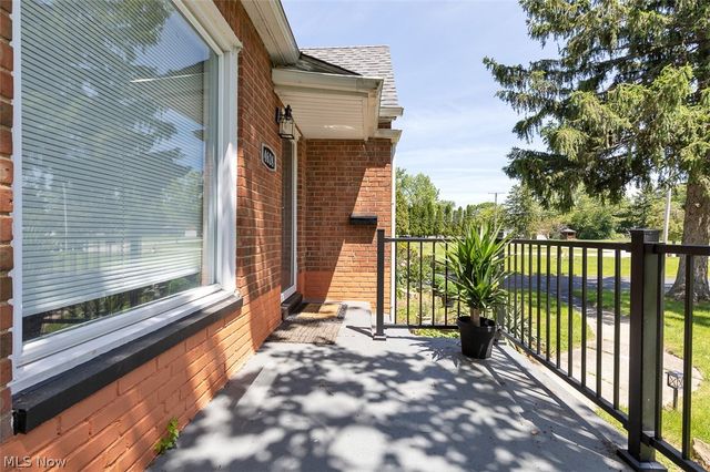 4624 Derbyshire Drive, Warrensville Heights, OH 44128