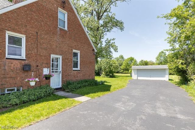 4624 Derbyshire Drive, Warrensville Heights, OH 44128