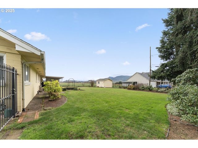 91247 N WILLAMETTE St, Eugene, OR 97408