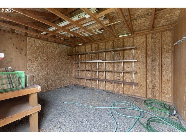 91247 N WILLAMETTE St, Eugene, OR 97408