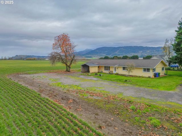 91247 N WILLAMETTE St, Eugene, OR 97408