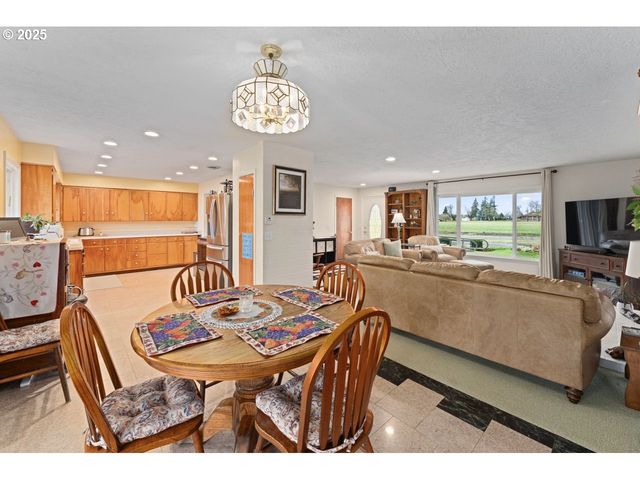 91247 N WILLAMETTE St, Eugene, OR 97408