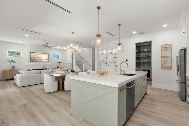 511 BUCKINGHAM AVENUE E, Oldsmar, FL 34677