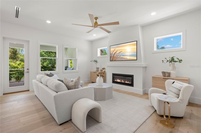 511 BUCKINGHAM AVENUE E, Oldsmar, FL 34677