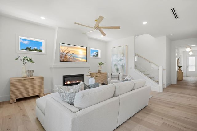 511 BUCKINGHAM AVENUE E, Oldsmar, FL 34677