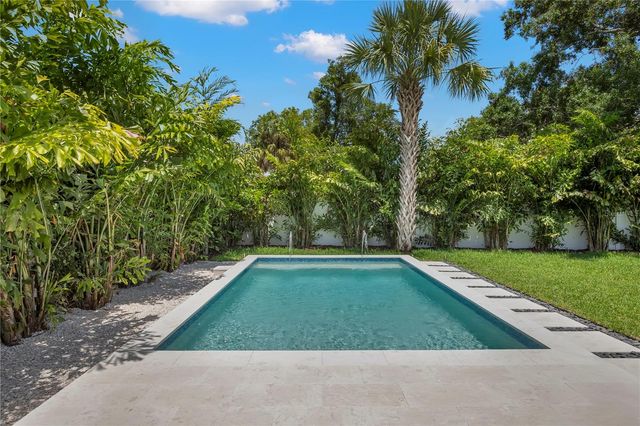 511 BUCKINGHAM AVENUE E, Oldsmar, FL 34677