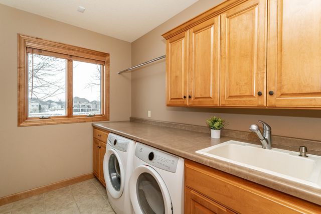 3964 Autumn Lake Court SW, Rochester, MN 55902