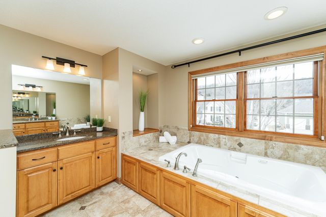 3964 Autumn Lake Court SW, Rochester, MN 55902