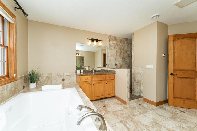 3964 Autumn Lake Court SW, Rochester, MN 55902