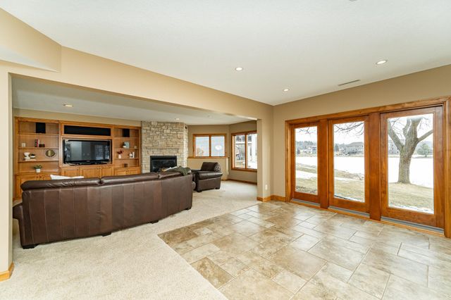 3964 Autumn Lake Court SW, Rochester, MN 55902