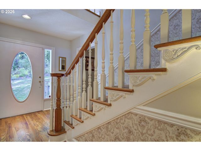 18410 S GREENVIEW Dr, Oregon City, OR 97045