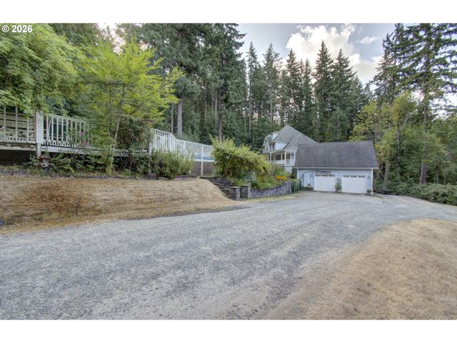 18410 S GREENVIEW Dr, Oregon City, OR 97045