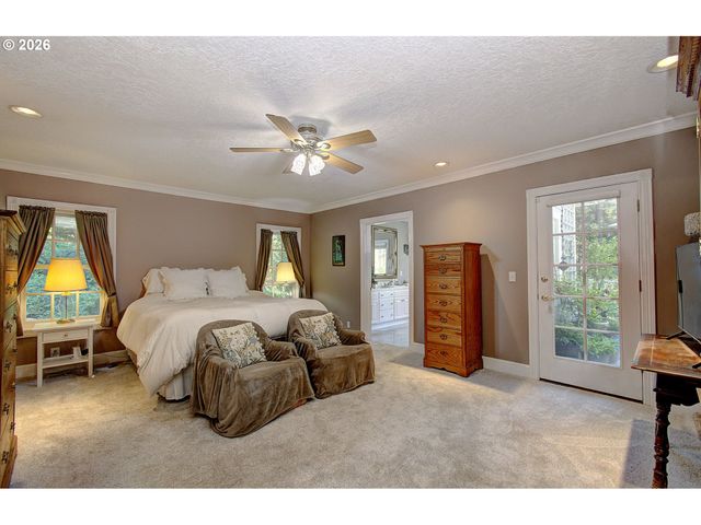 18410 S GREENVIEW Dr, Oregon City, OR 97045