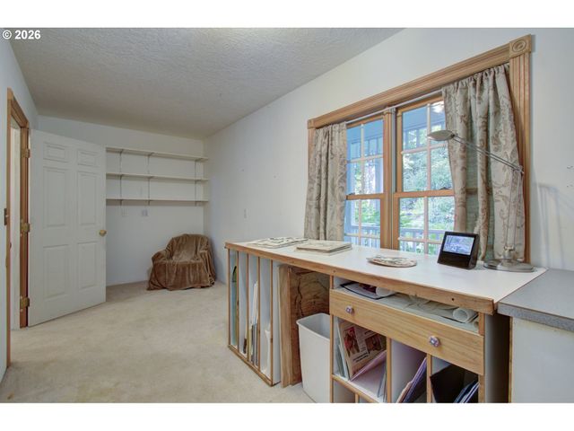 18410 S GREENVIEW Dr, Oregon City, OR 97045