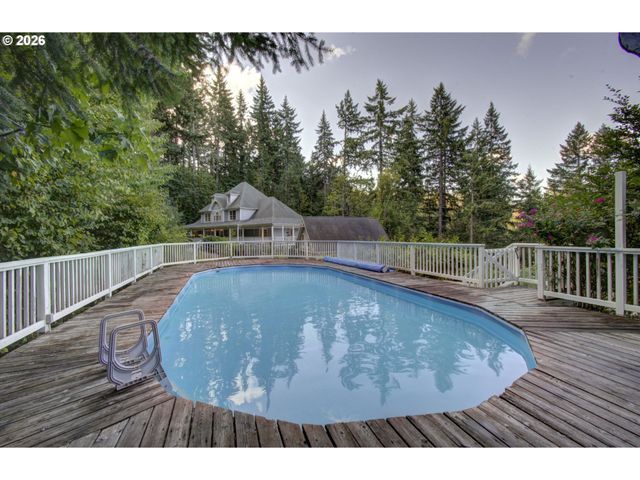 18410 S GREENVIEW Dr, Oregon City, OR 97045