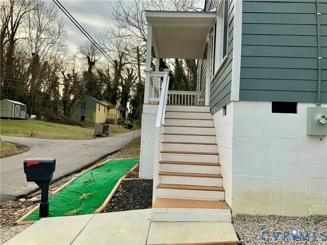 344 Hurt St, Petersburg, VA 23803