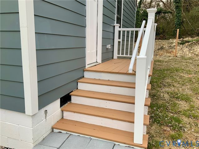 344 Hurt St, Petersburg, VA 23803