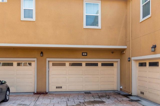 651 Elderberry Dr, Milpitas, CA 95035