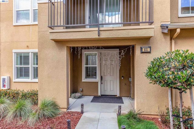 651 Elderberry Dr, Milpitas, CA 95035