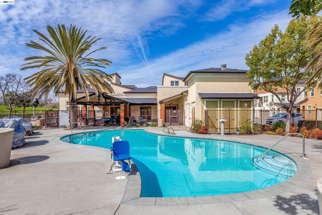 651 Elderberry Dr, Milpitas, CA 95035